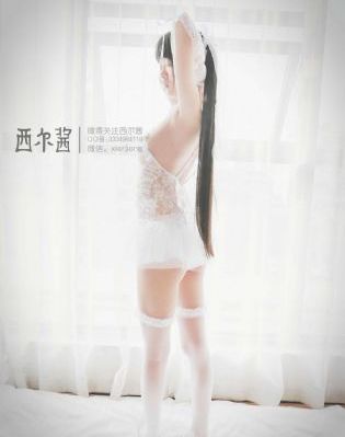 《年轻的老师》免费观看